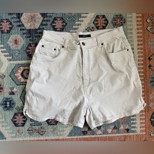Bill Blass|Women's Vintage Cream Jean Shorts,High waisted in size 14••••Baggy